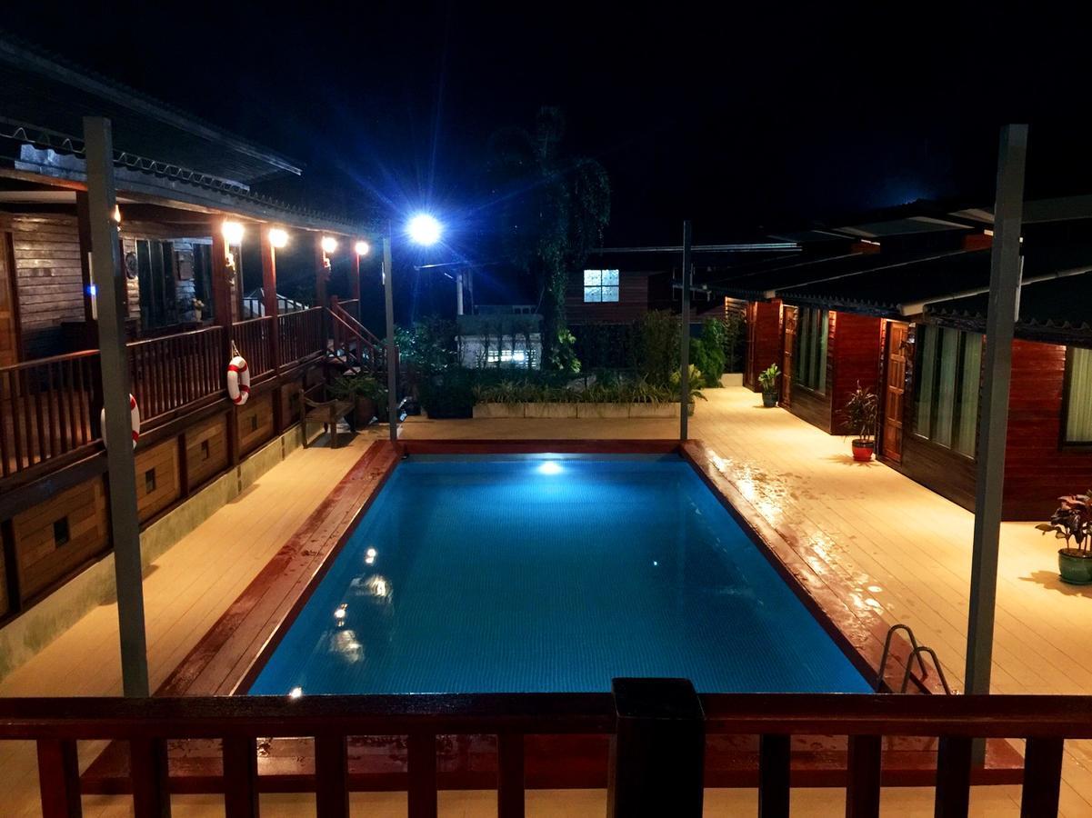 Chuchaiburi Sri Amphawa Bagian luar foto